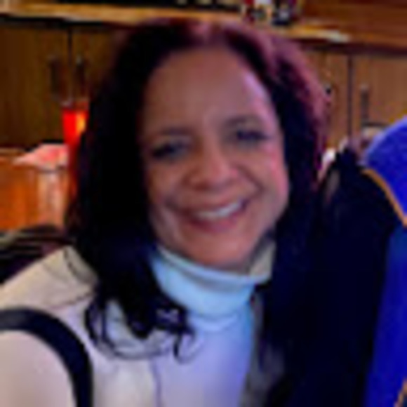 Meet your Posher, Lisa - Picture 1 of 1